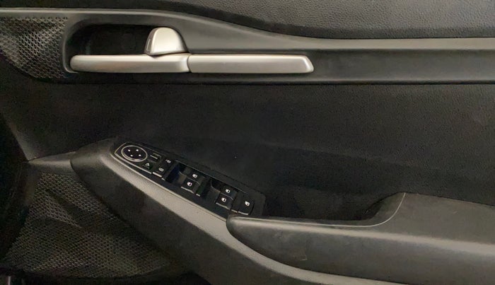 2020 KIA SELTOS HTK PLUS 1.5, Petrol, Manual, 69,675 km, Driver Side Door Panels Control