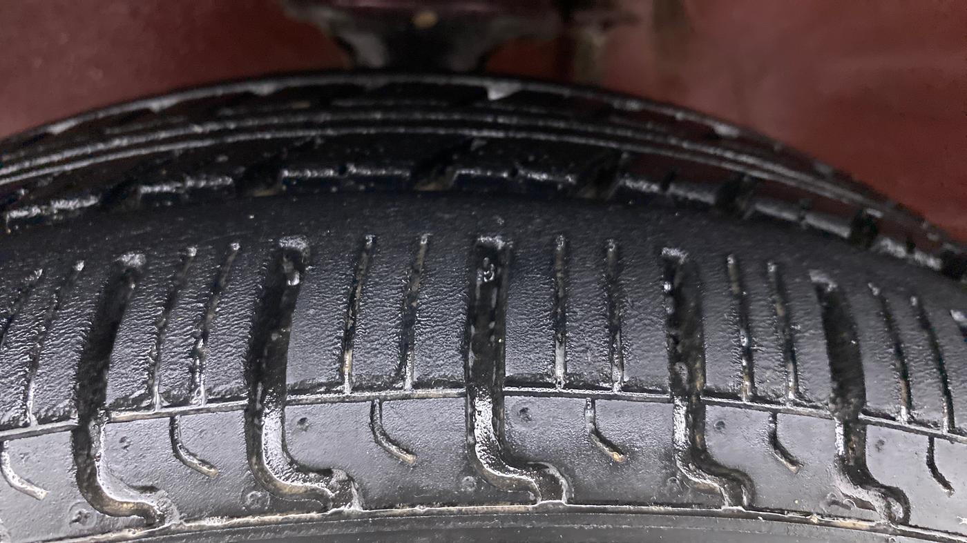 2013 Maruti Alto K10 VXI, Petrol, Manual, 38,560 km, Left Front Tyre Tread