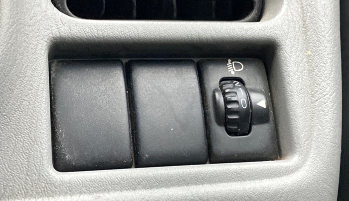 2013 Maruti Alto K10 VXI, Petrol, Manual, 38,560 km, Dashboard - Headlight height adjustment not working