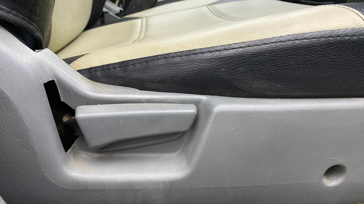 2013 Maruti Alto K10 VXI, Petrol, Manual, 38,560 km, Driver Side Adjustment Panel