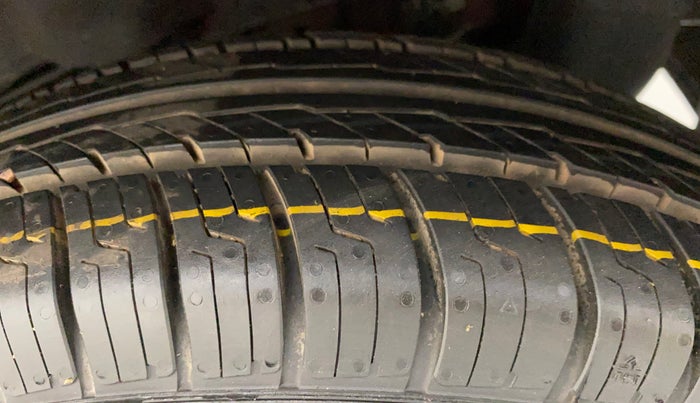 2013 Hyundai Eon D-LITE+, Petrol, Manual, 35,632 km, Left Rear Tyre Tread