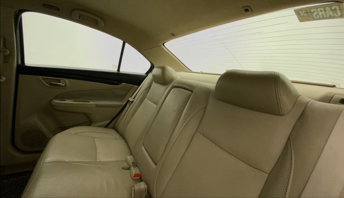 2016 Maruti Ciaz ZXI+, Petrol, Manual, 94,093 km, Right Side Rear Door Cabin
