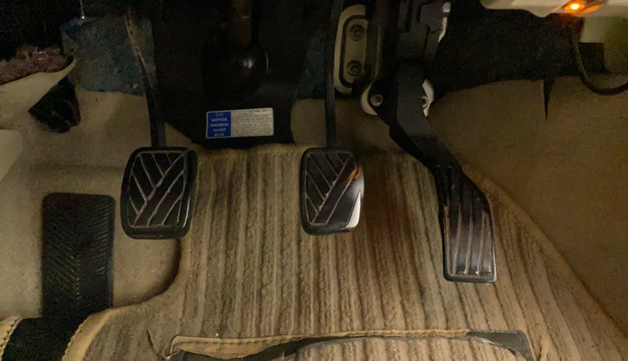 2016 Maruti Ciaz ZXI+, Petrol, Manual, 94,093 km, Pedals