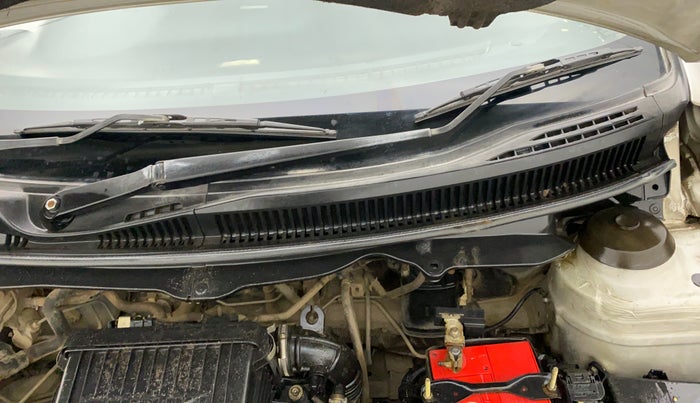 2016 Maruti Ciaz ZXI+, Petrol, Manual, 94,093 km, Bonnet (hood) - Cowl vent panel has minor damage