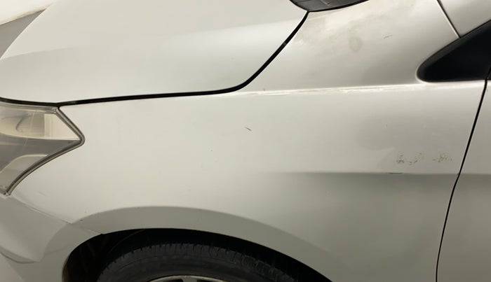 2016 Maruti Ciaz ZXI+, Petrol, Manual, 94,093 km, Left fender - Minor scratches