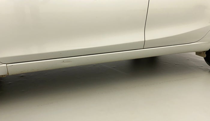 2016 Maruti Ciaz ZXI+, Petrol, Manual, 94,093 km, Left running board - Minor scratches