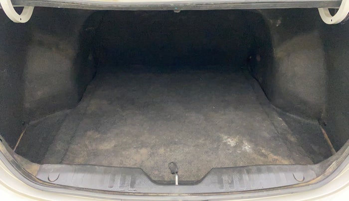 2016 Maruti Ciaz ZXI+, Petrol, Manual, 94,093 km, Boot Inside