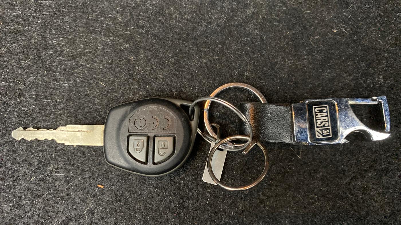 2020 Maruti Dzire VXI, Petrol, Manual, 7,757 km, Key Close Up