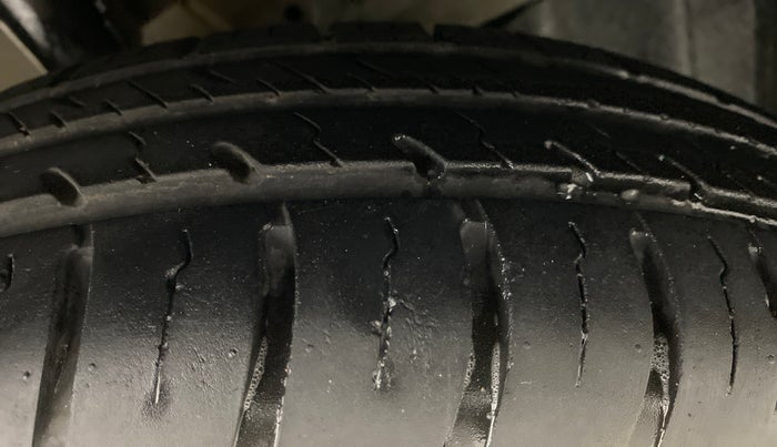 2020 Maruti Dzire VXI, Petrol, Manual, 7,757 km, Right Front Tyre Tread