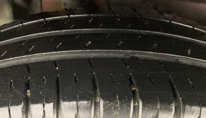 2019 Maruti Dzire VXI, Petrol, Manual, 27,811 km, Right Rear Tyre Tread
