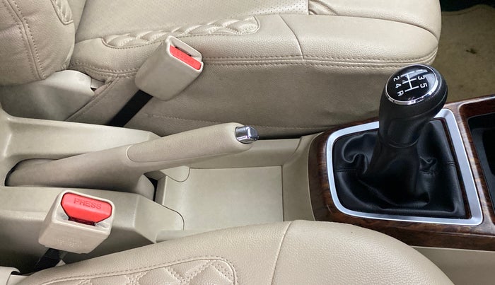 2019 Maruti Dzire VXI, Petrol, Manual, 27,811 km, Gear Lever