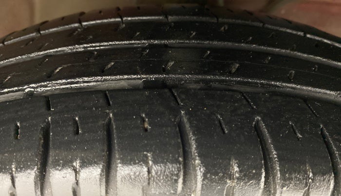2019 Maruti Dzire VXI, Petrol, Manual, 27,811 km, Right Front Tyre Tread