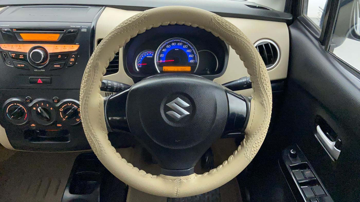 2017 Maruti Wagon R 1.0 VXI, CNG, Manual, 62,162 km, Steering Wheel Close Up