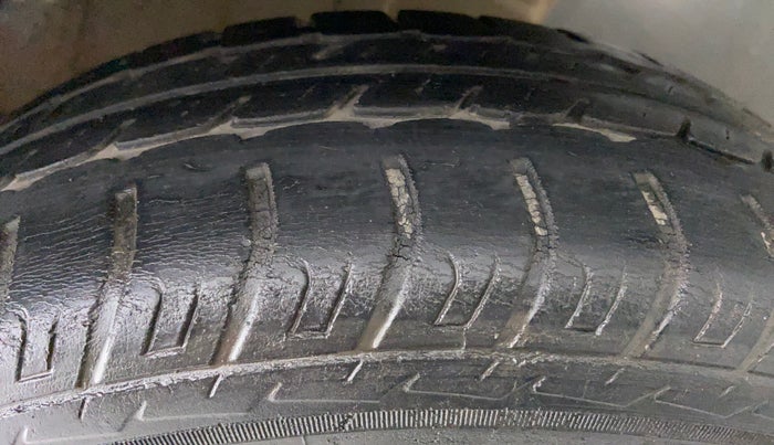 2017 Maruti Wagon R 1.0 VXI, CNG, Manual, 62,162 km, Left Rear Tyre Tread