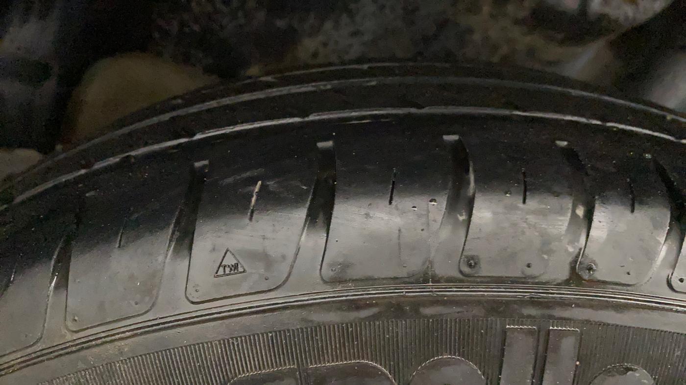 2022 Maruti Swift VXI, Petrol, Manual, 1,37,910 km, Left Rear Tyre Tread