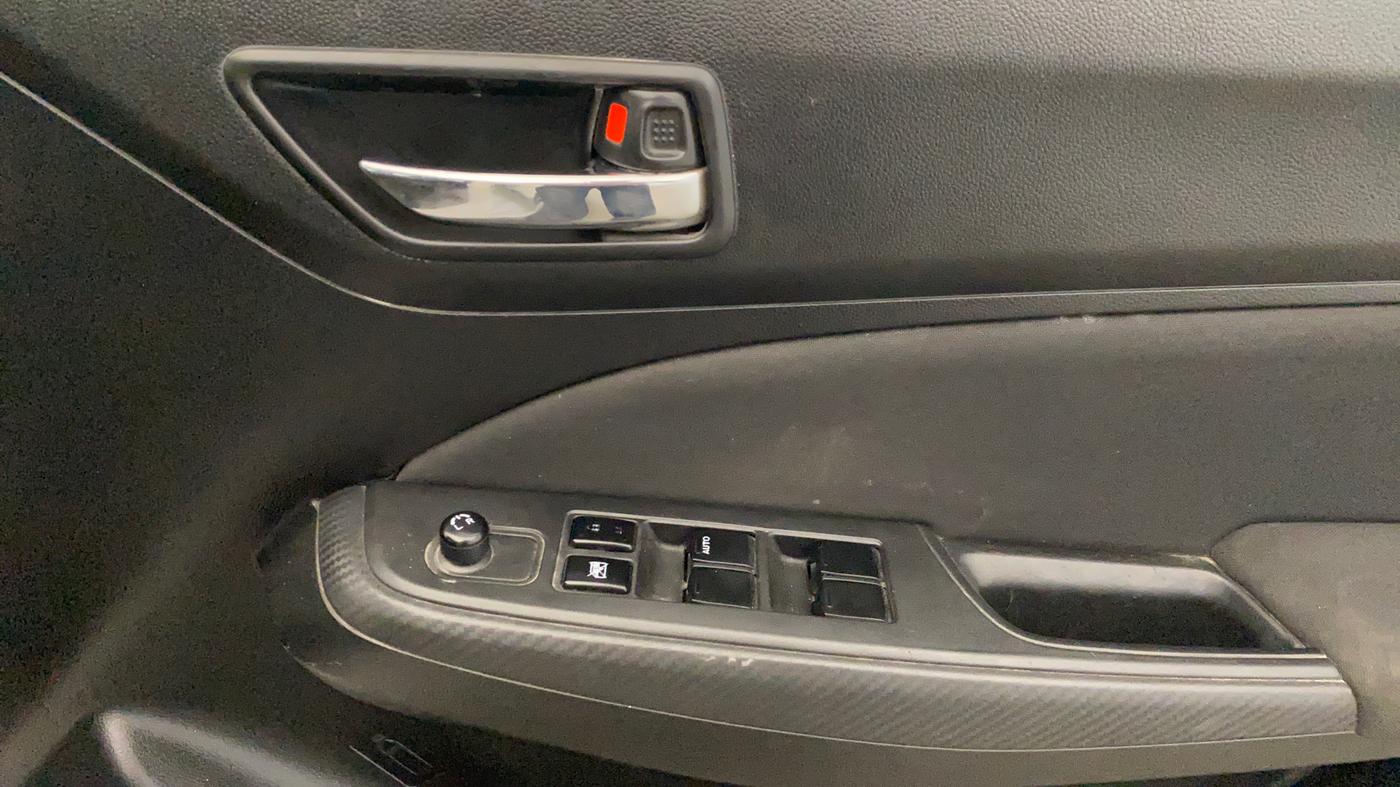 2022 Maruti Swift VXI, Petrol, Manual, 1,37,910 km, Driver Side Door Panels Control