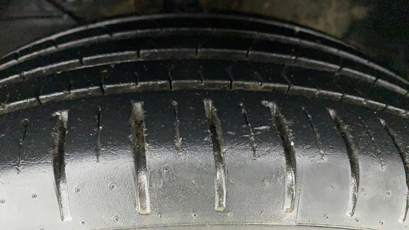 2018 Maruti Baleno ALPHA PETROL 1.2, Petrol, Manual, 20,599 km, Left Front Tyre Tread