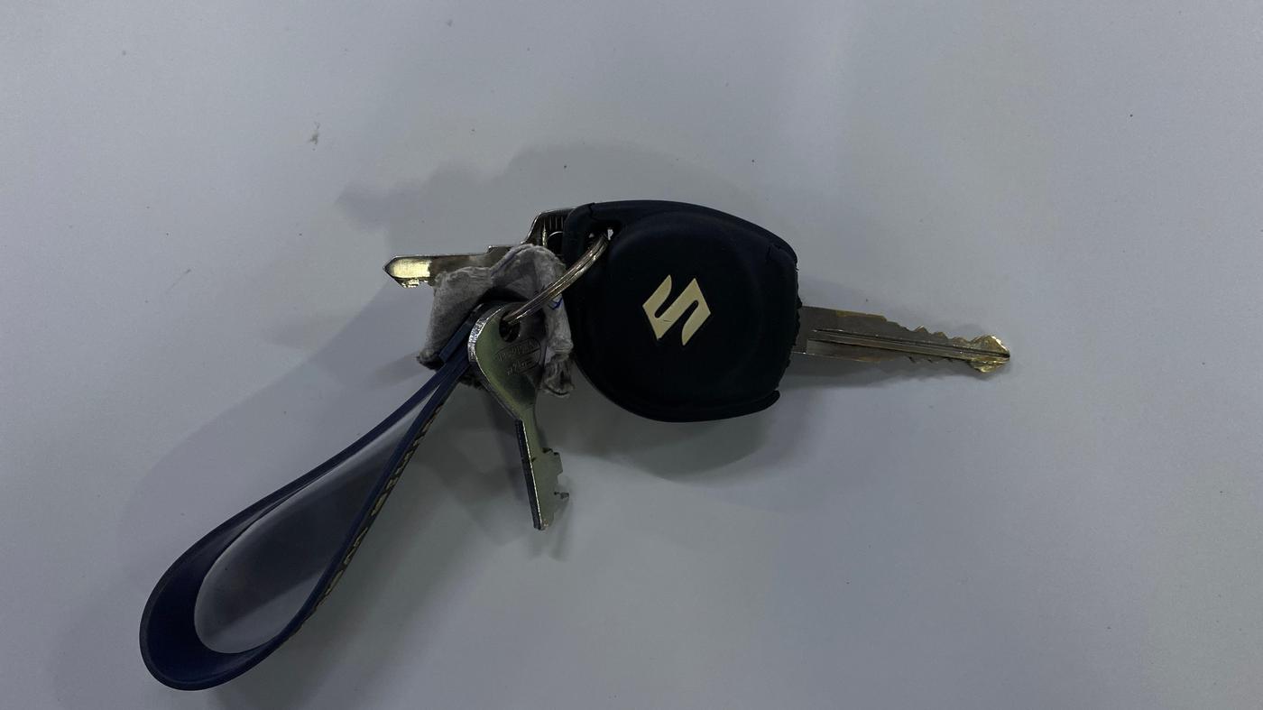 2017 Maruti Swift VXI, Petrol, Manual, 89,606 km, Key Close Up