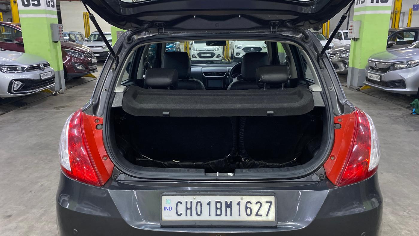 2017 Maruti Swift VXI, Petrol, Manual, 89,606 km, Boot Inside