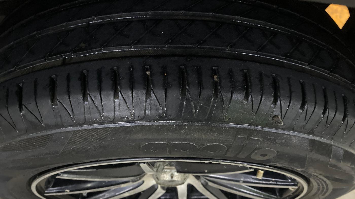 2017 Maruti Swift VXI, Petrol, Manual, 89,606 km, Left Rear Tyre Tread