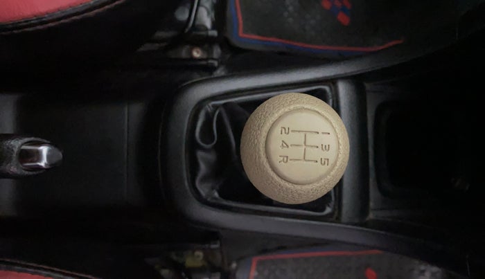 2016 Maruti Swift VXI O, Petrol, Manual, 52,601 km, Gear Lever