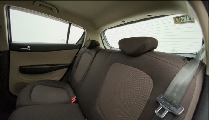2013 Hyundai i20 ASTA 1.2, Petrol, Manual, 66,364 km, Right Side Rear Door Cabin
