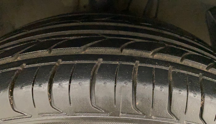 2013 Hyundai i20 ASTA 1.2, Petrol, Manual, 66,364 km, Right Front Tyre Tread