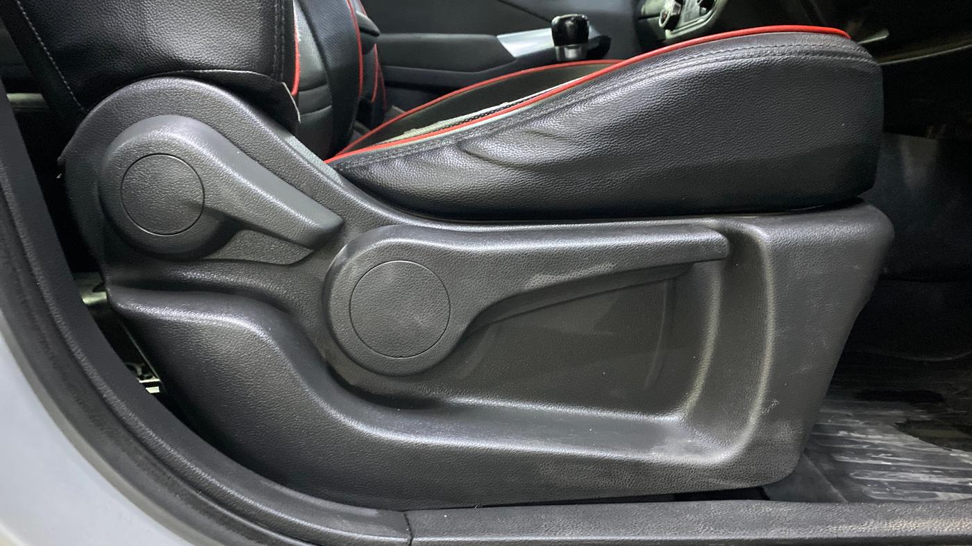 2019 Nissan Kicks XV DIESEL, Diesel, Manual, 67,604 km, Driver Side Adjustment Panel