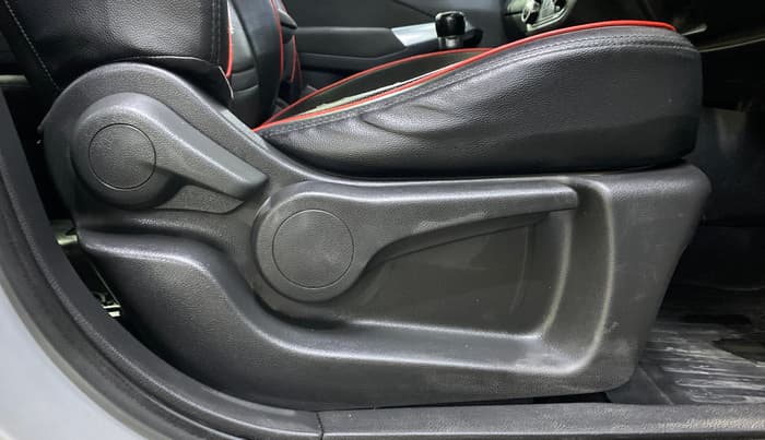 2019 Nissan Kicks XV DIESEL, Diesel, Manual, 67,604 km, Driver Side Adjustment Panel