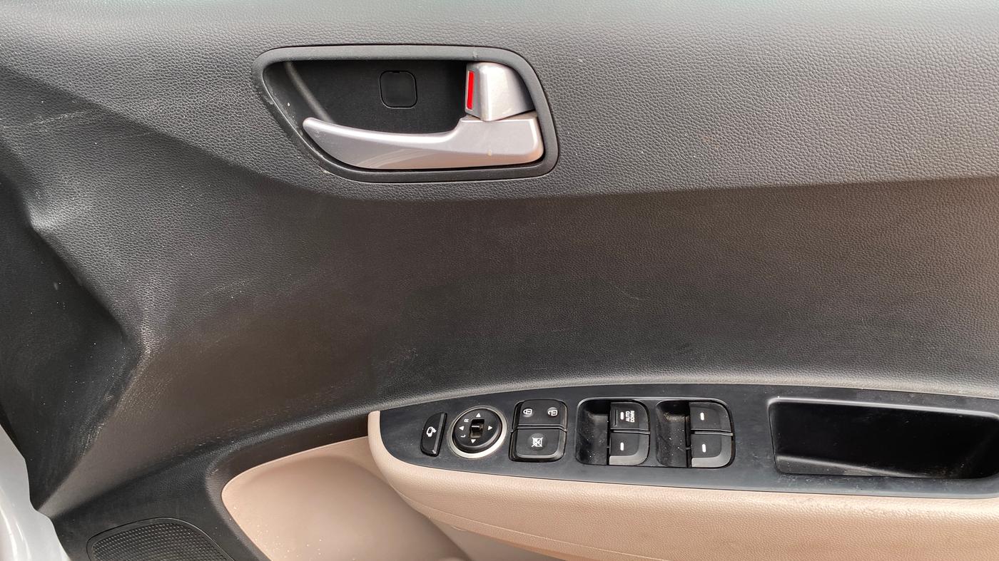 2019 Hyundai Grand i10 SPORTZ 1.2 KAPPA VTVT, Petrol, Manual, 56,303 km, Driver Side Door Panels Control