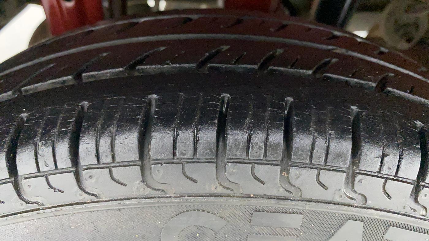 2010 Maruti Alto LXI, Petrol, Manual, 55,637 km, Right Rear Tyre Tread