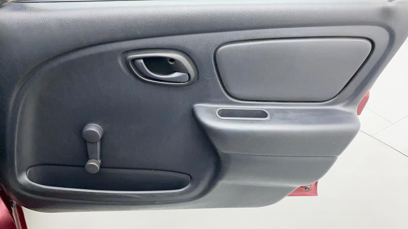 2010 Maruti Alto LXI, Petrol, Manual, 55,637 km, Driver Side Door Panels Control