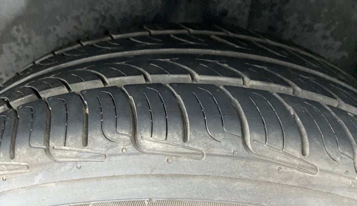 2014 Volkswagen Polo HIGHLINE1.2L PETROL, Petrol, Manual, 76,584 km, Left Rear Tyre Tread