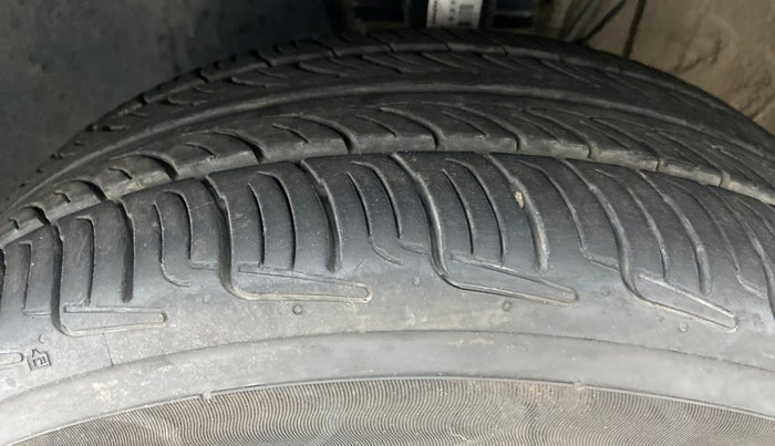 2014 Volkswagen Polo HIGHLINE1.2L PETROL, Petrol, Manual, 76,584 km, Left Front Tyre Tread