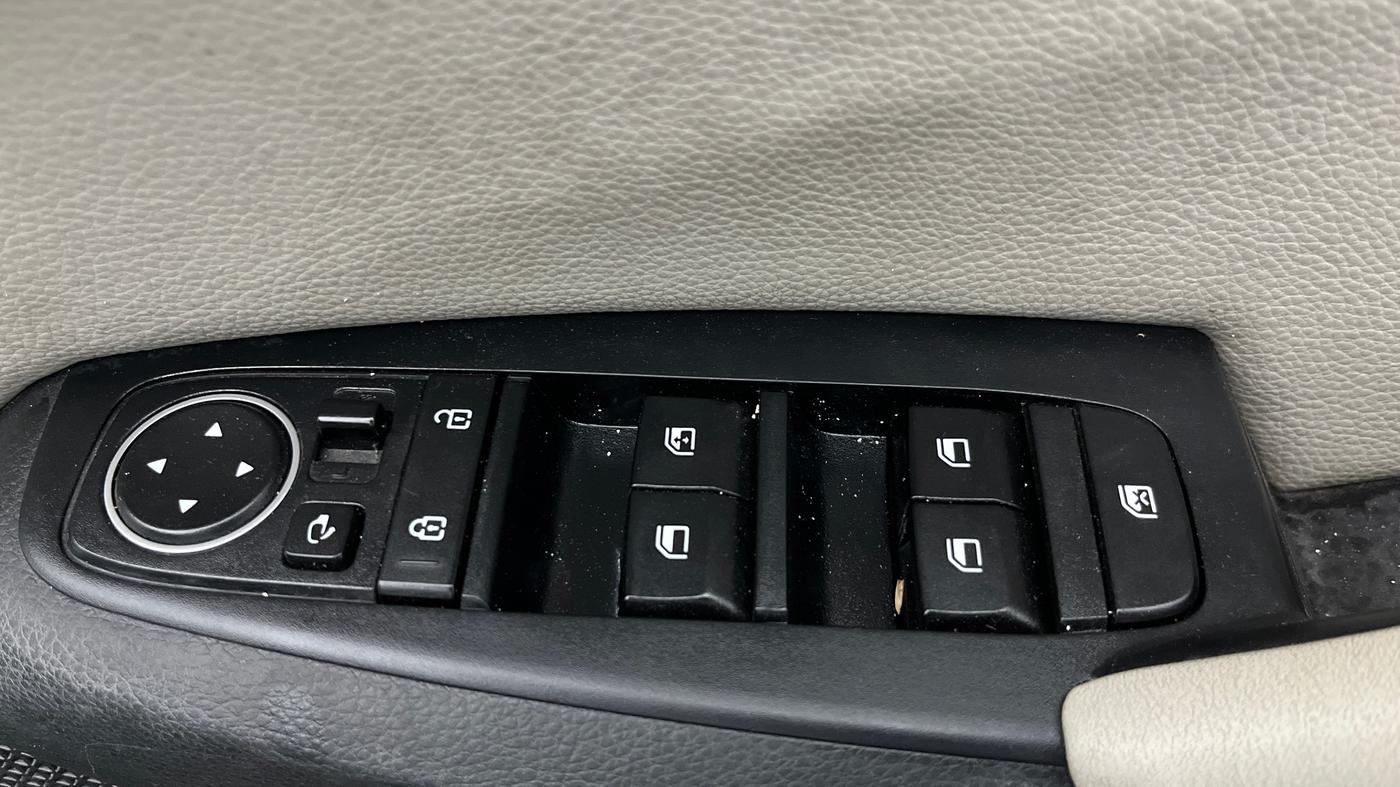 2019 KIA SELTOS HTX IVT 1.5 PETROL, Petrol, Automatic, 63,207 km, Driver Side Door Panels Control