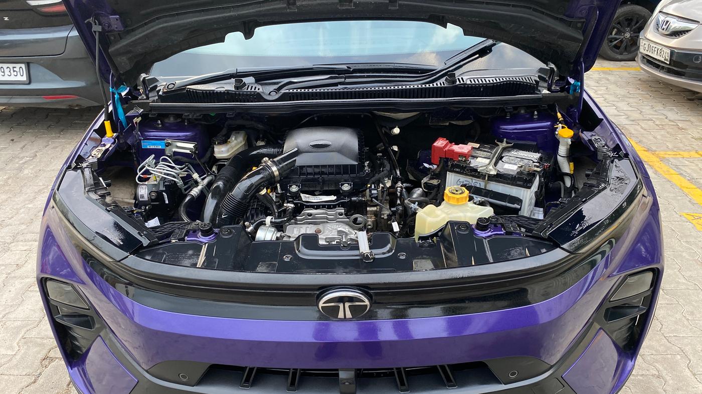 2024 Tata NEXON FEARLESS PURPLE + SUNROOF DCA DUAL TONE 1.2 PETROL, Petrol, Automatic, 15,824 km, Engine View