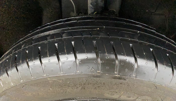 2024 Tata PUNCH ADVENTURE AMT, Petrol, Automatic, 8,063 km, Right Front Tyre Tread