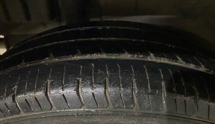 2014 Maruti Swift Dzire VDI, Diesel, Manual, 1,27,937 km, Right Rear Tyre Tread