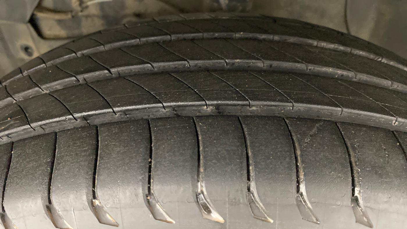 2017 Maruti Vitara Brezza ZDI, Diesel, Manual, 68,153 km, Left Front Tyre Tread