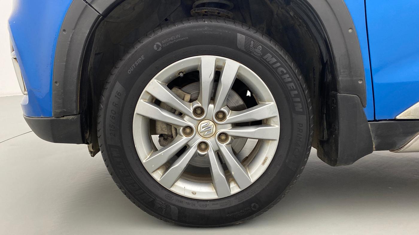 2017 Maruti Vitara Brezza ZDI, Diesel, Manual, 68,153 km, Left Front Wheel