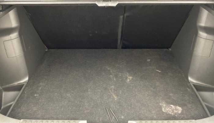 2017 Maruti Vitara Brezza ZDI, Diesel, Manual, 68,153 km, Boot Inside