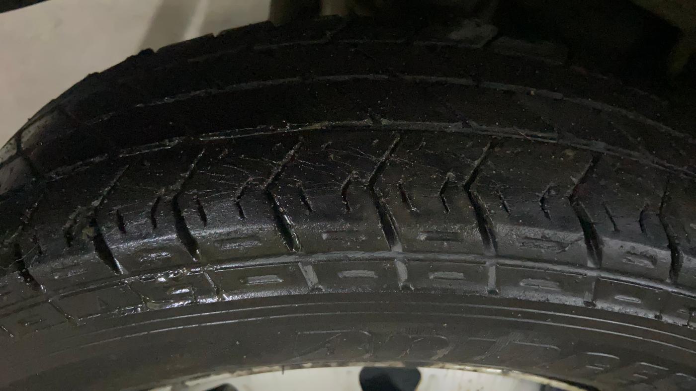 2016 Maruti Eeco 5 STR WITH A/C+HTR, CNG, Manual, 66,582 km, Right Rear Tyre Tread