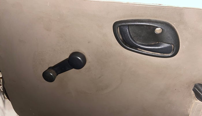 2016 Maruti Eeco 5 STR WITH A/C+HTR, CNG, Manual, 66,563 km, Driver Side Door Panels Control