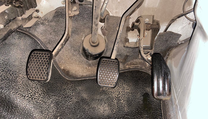 2016 Maruti Eeco 5 STR WITH A/C+HTR, CNG, Manual, 66,563 km, Pedals