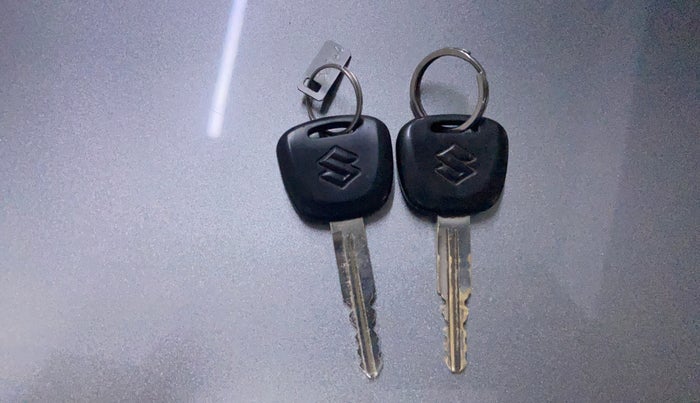 2016 Maruti Eeco 5 STR WITH A/C+HTR, CNG, Manual, 66,563 km, Key Close Up