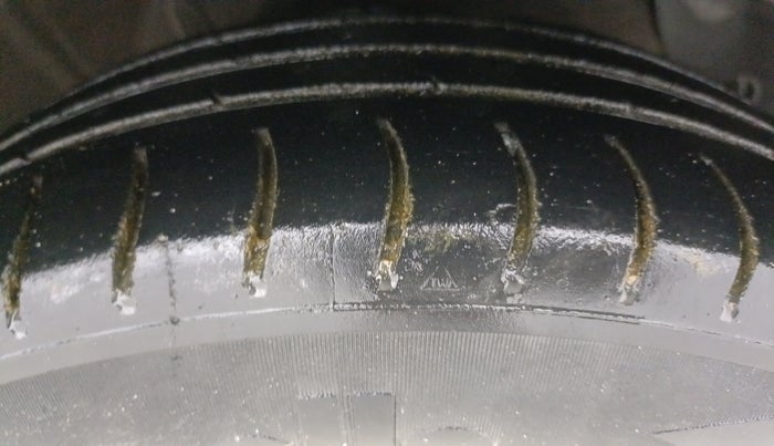 2020 Hyundai GRAND I10 NIOS SPORTZ 1.2 KAPPA VTVT CNG, CNG, Manual, 94,261 km, Right Front Tyre Tread