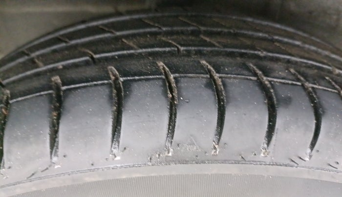 2020 Hyundai GRAND I10 NIOS SPORTZ 1.2 KAPPA VTVT CNG, CNG, Manual, 94,261 km, Right Rear Tyre Tread