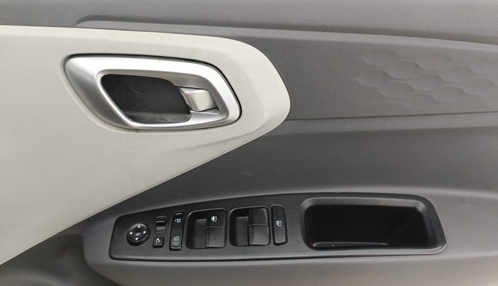 2020 Hyundai GRAND I10 NIOS SPORTZ 1.2 KAPPA VTVT CNG, CNG, Manual, 94,261 km, Driver Side Door Panels Control