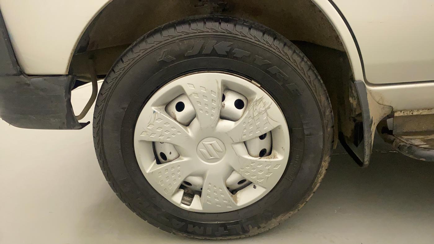 2022 Maruti Eeco 5 STR AC CNG, CNG, Manual, 11,048 km, Left Front Wheel