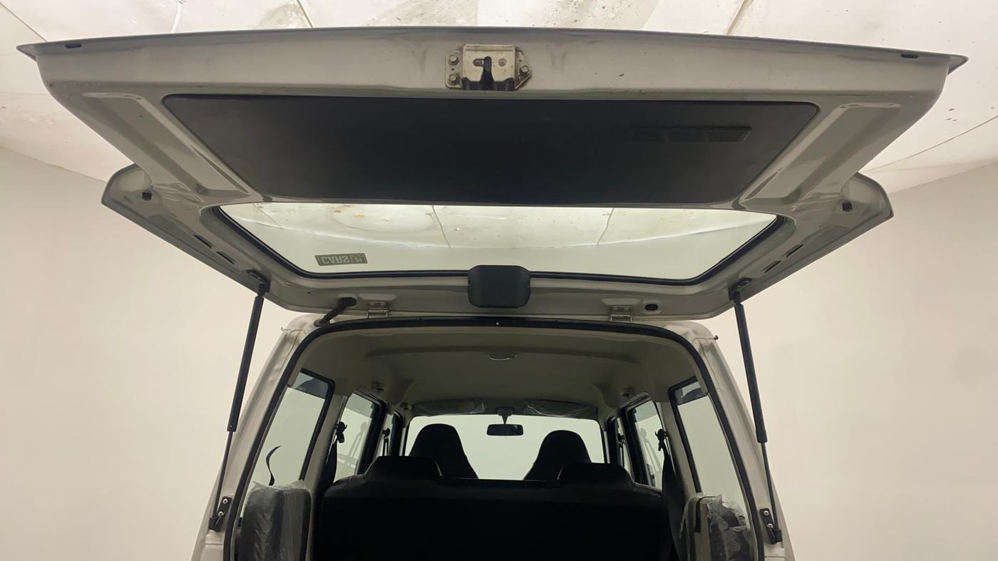 2022 Maruti Eeco 5 STR AC CNG, CNG, Manual, 11,048 km, Boot Door Open